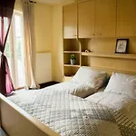 Schuttershuuske مارخْراتين