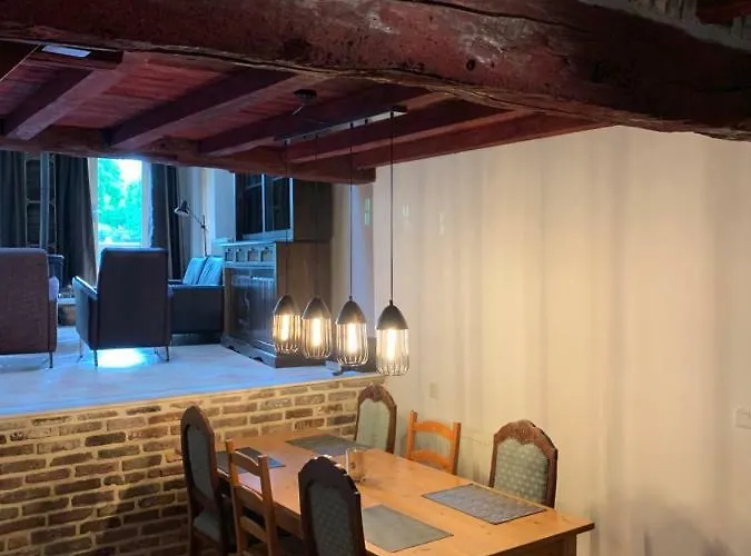 Schuttershuuske مارخْراتين